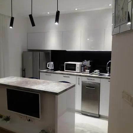 Luxury L&k 2 * سبليت